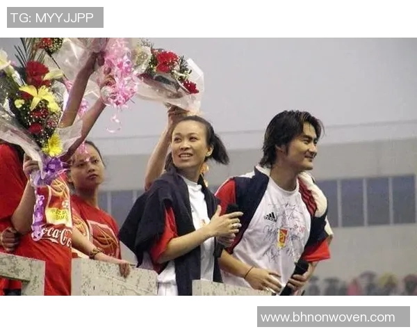 离婚过的足球明星们的情感故事与人生转折揭秘